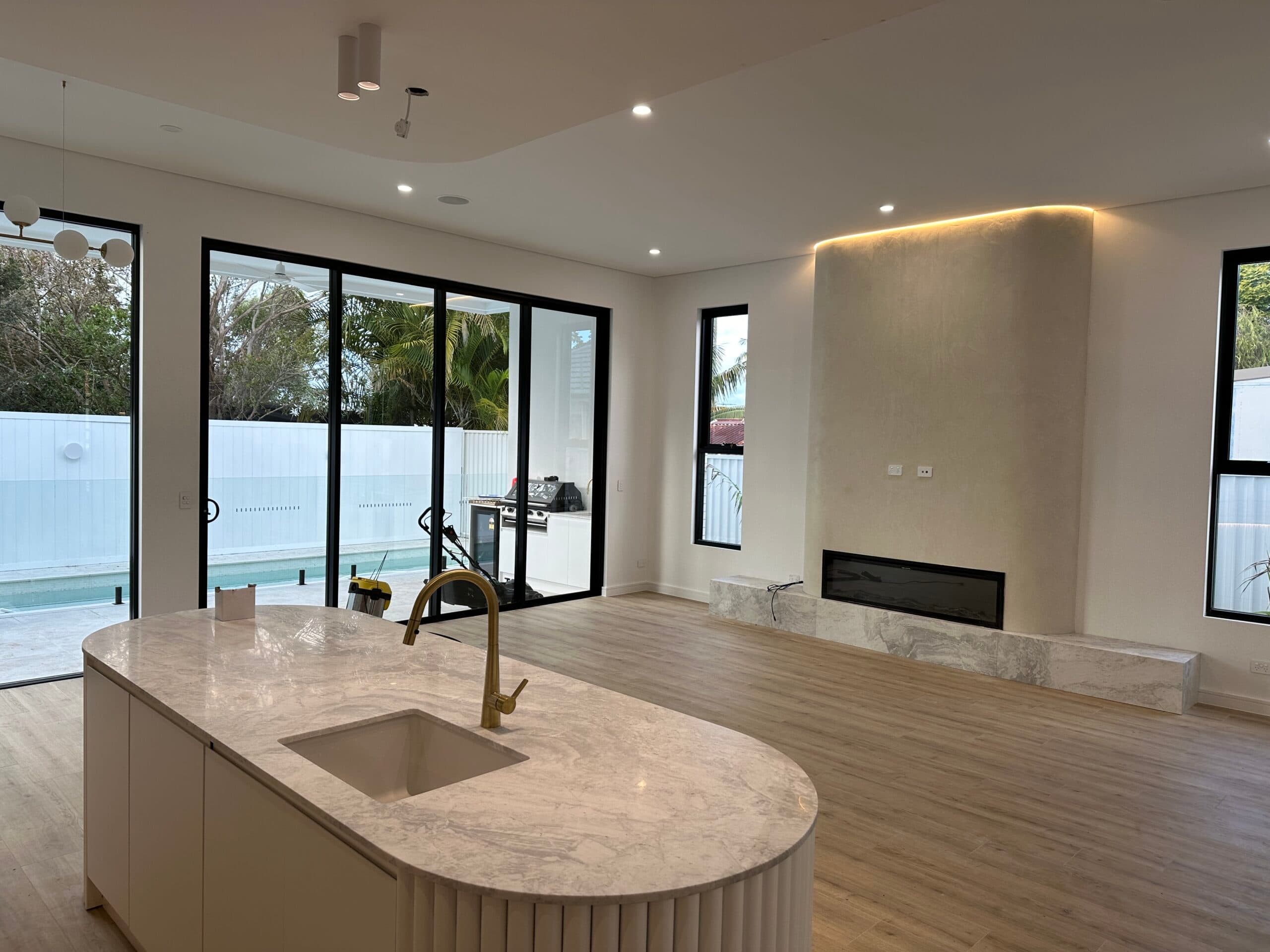 Regno Plasterer - photo 1