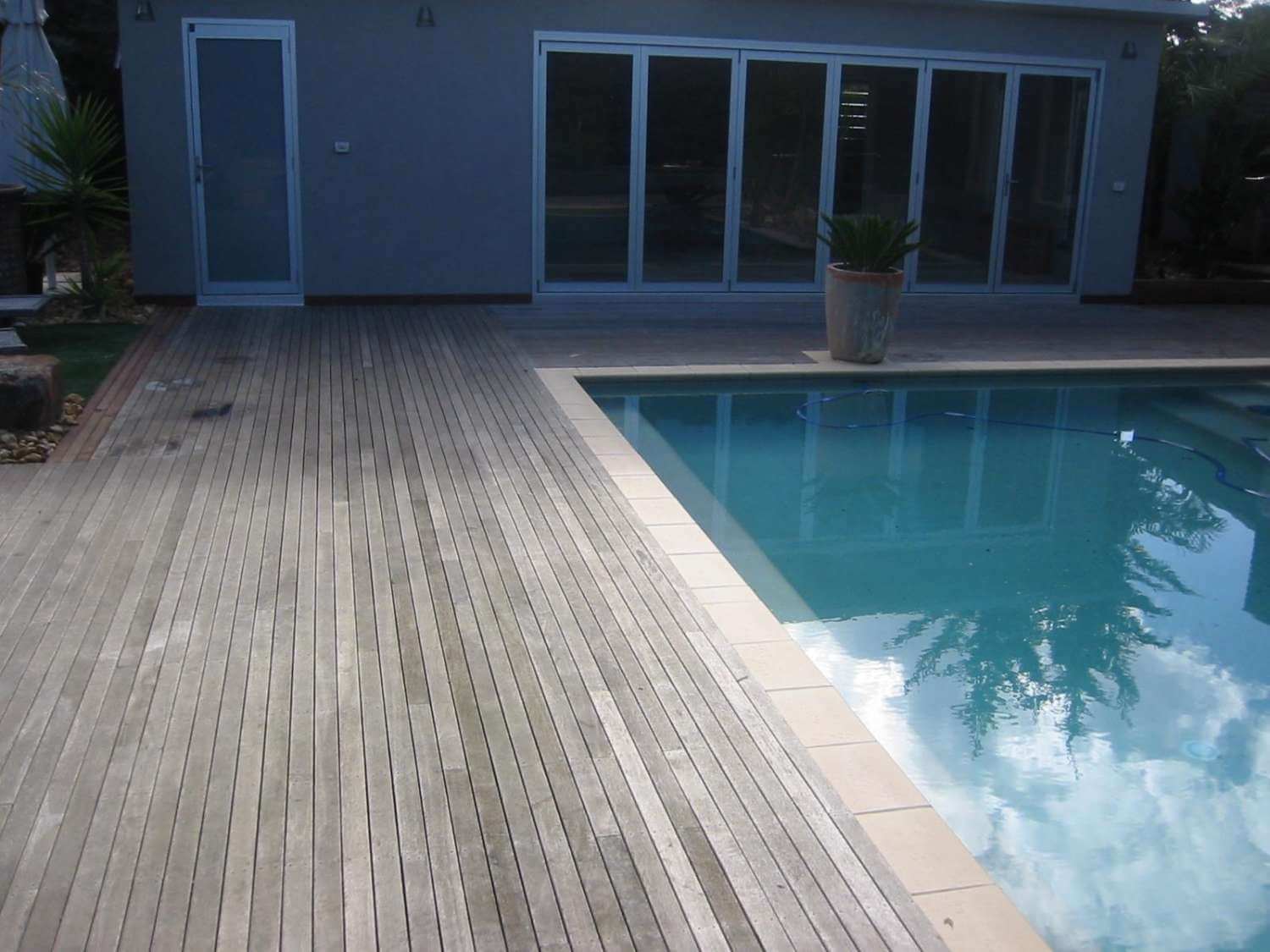 DeckSeal Canberra ( Canberra Decks and Carpentry) - photo 1